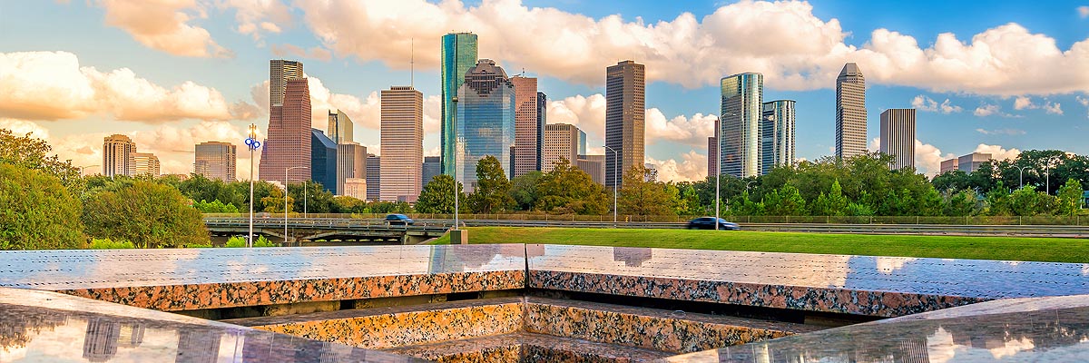 WHY HOUSTON RELIES ON HEAVY LIFT HELICOPTER SERVICES