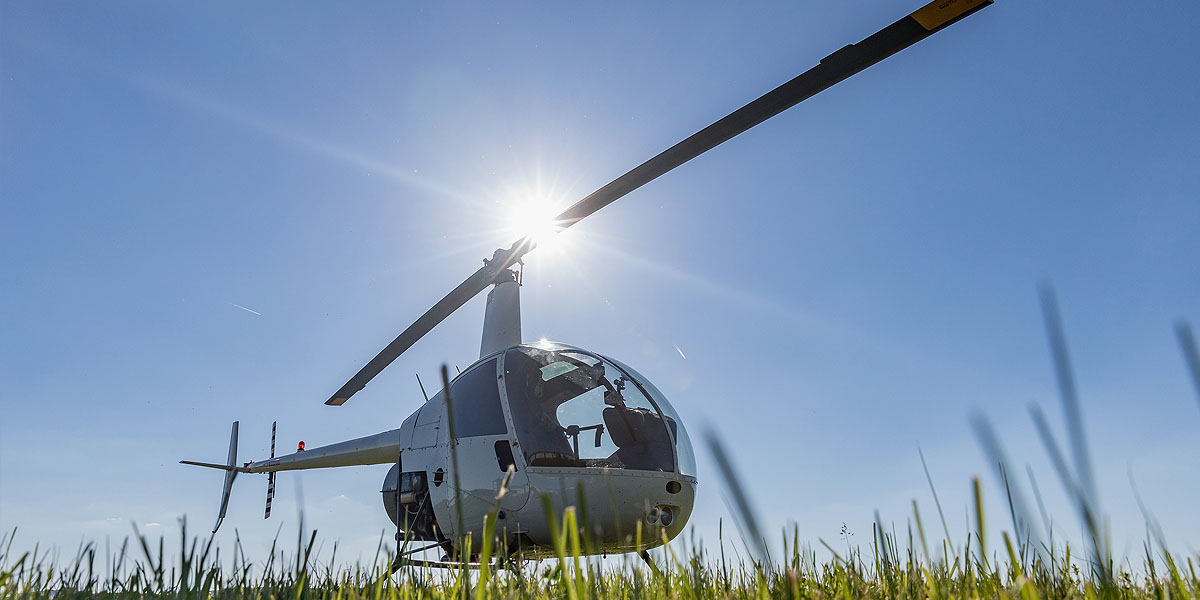 Single Engine vs Twin Engine Helicopters Which do you choose?