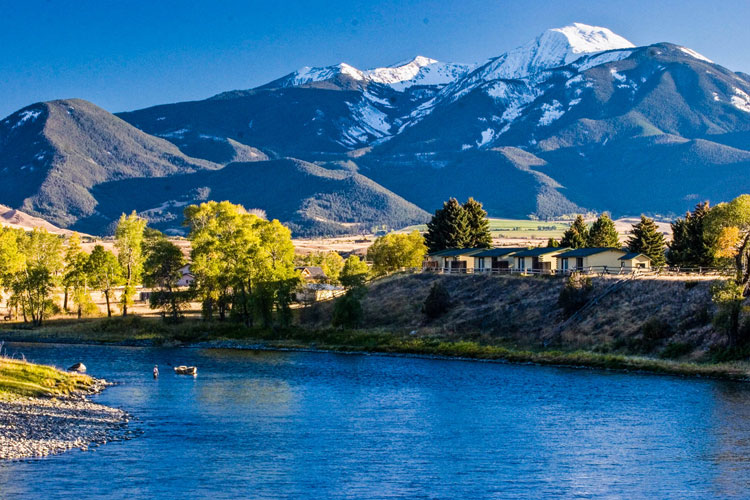 Yellowstone Valley Lodge VIP Helicopter Charters