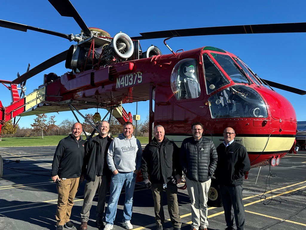 Four Winds Casino Management Team with the Sikorsky S-64E