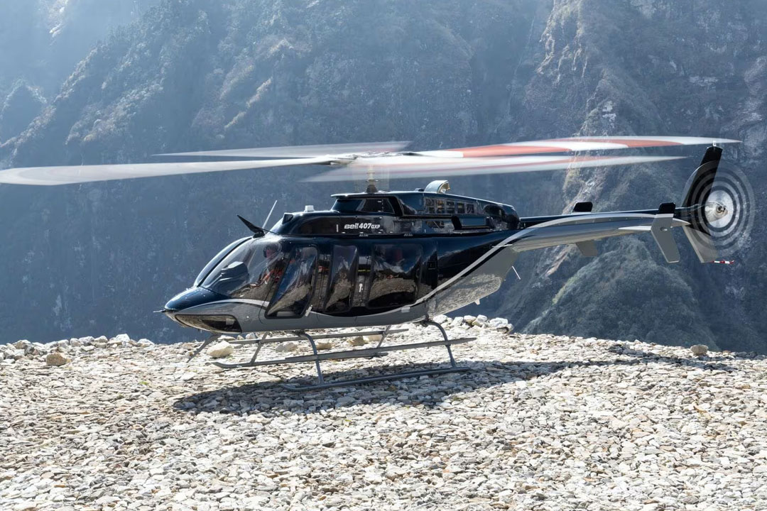 An HVAC lifting powerhouse, the bell 407 | Photo: bellflight.com