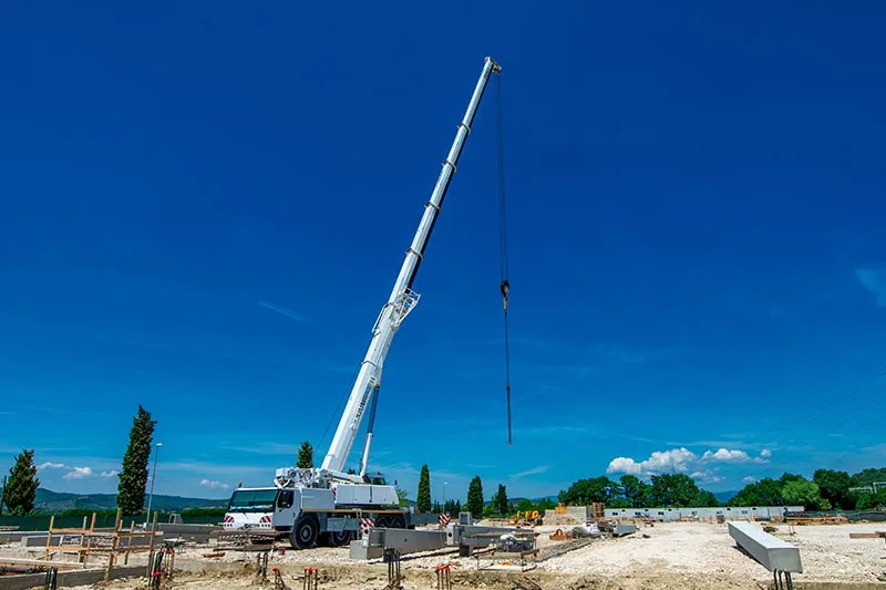 A ground crane quote might look cheaper upfront, but the true cost must include mobilization, setup time, and required support vehicles.